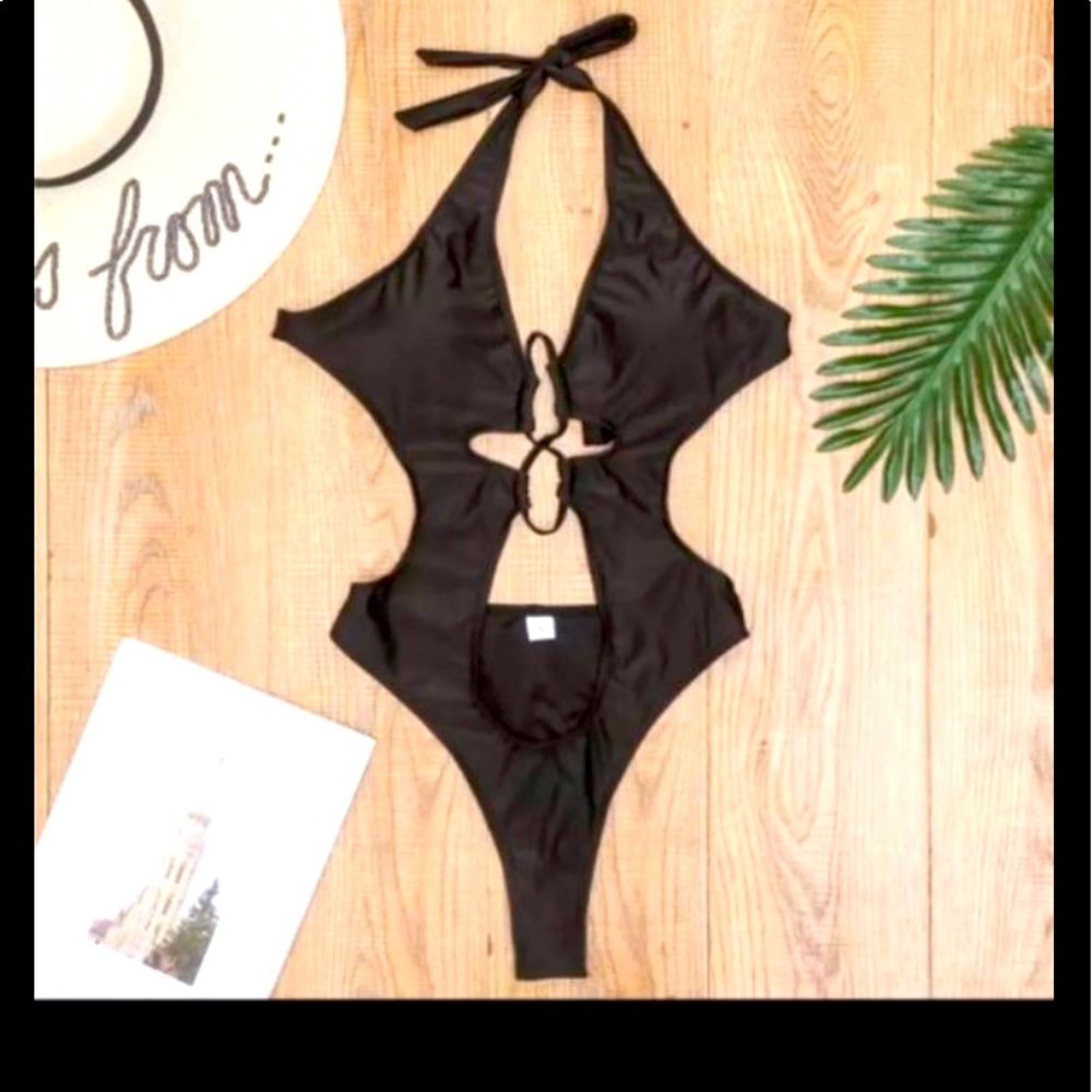 Black bikini